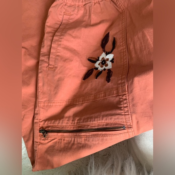 Soft Surroundings Cargo Pants Women Size 1X Everything Under The Sun Embroidered - Picture 7 of 11